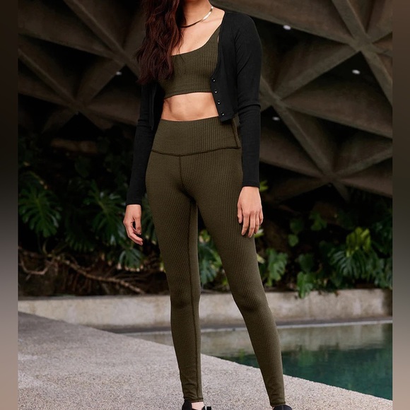 ALO Yoga bra + leggings set, XXS/XS - Picture 2 of 9